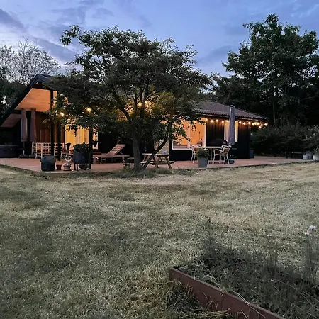 Family-friendly Oasis And Relaxation At Reerso